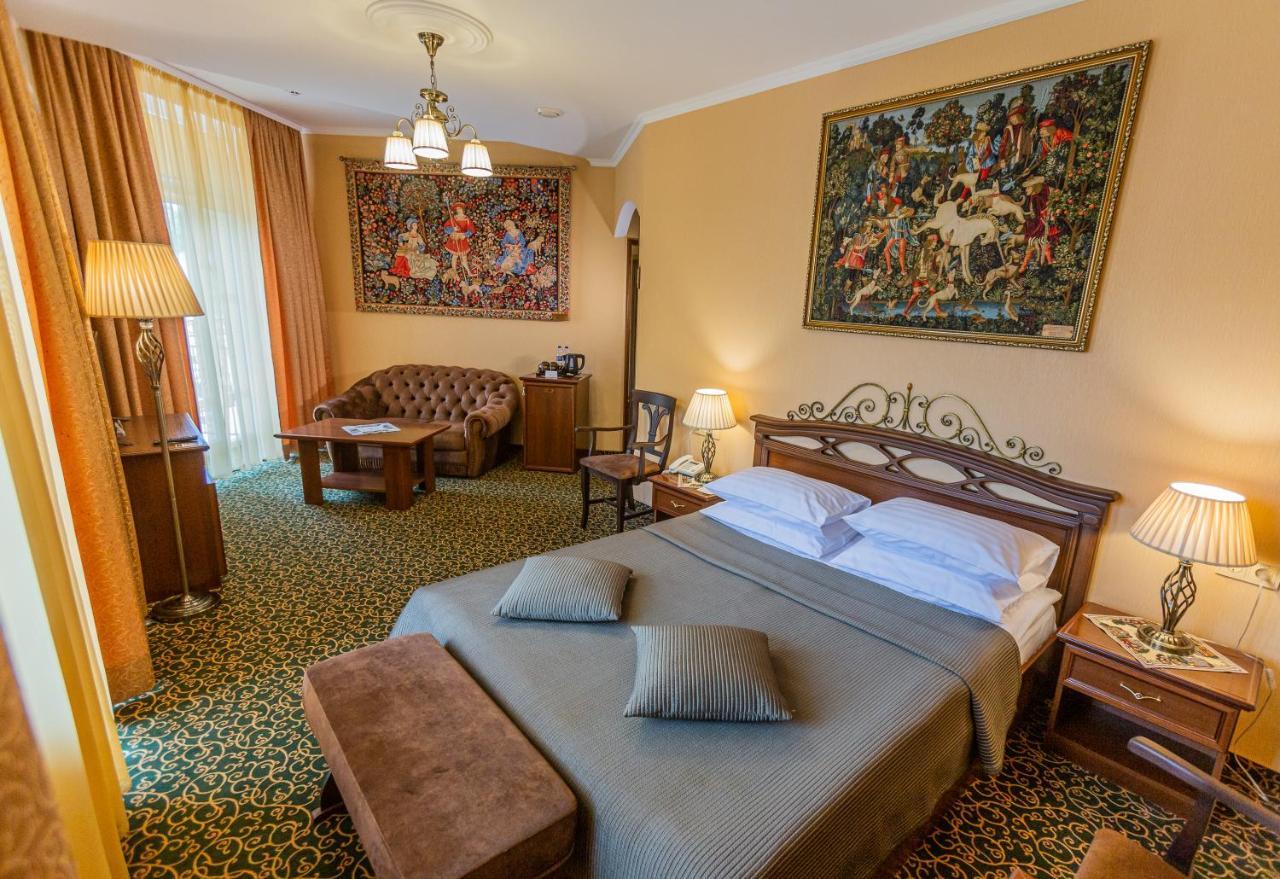 พรีเมียร์ โฮเต็ล พาลาสโซ Hotel โปลตาวา ภายนอก รูปภาพ