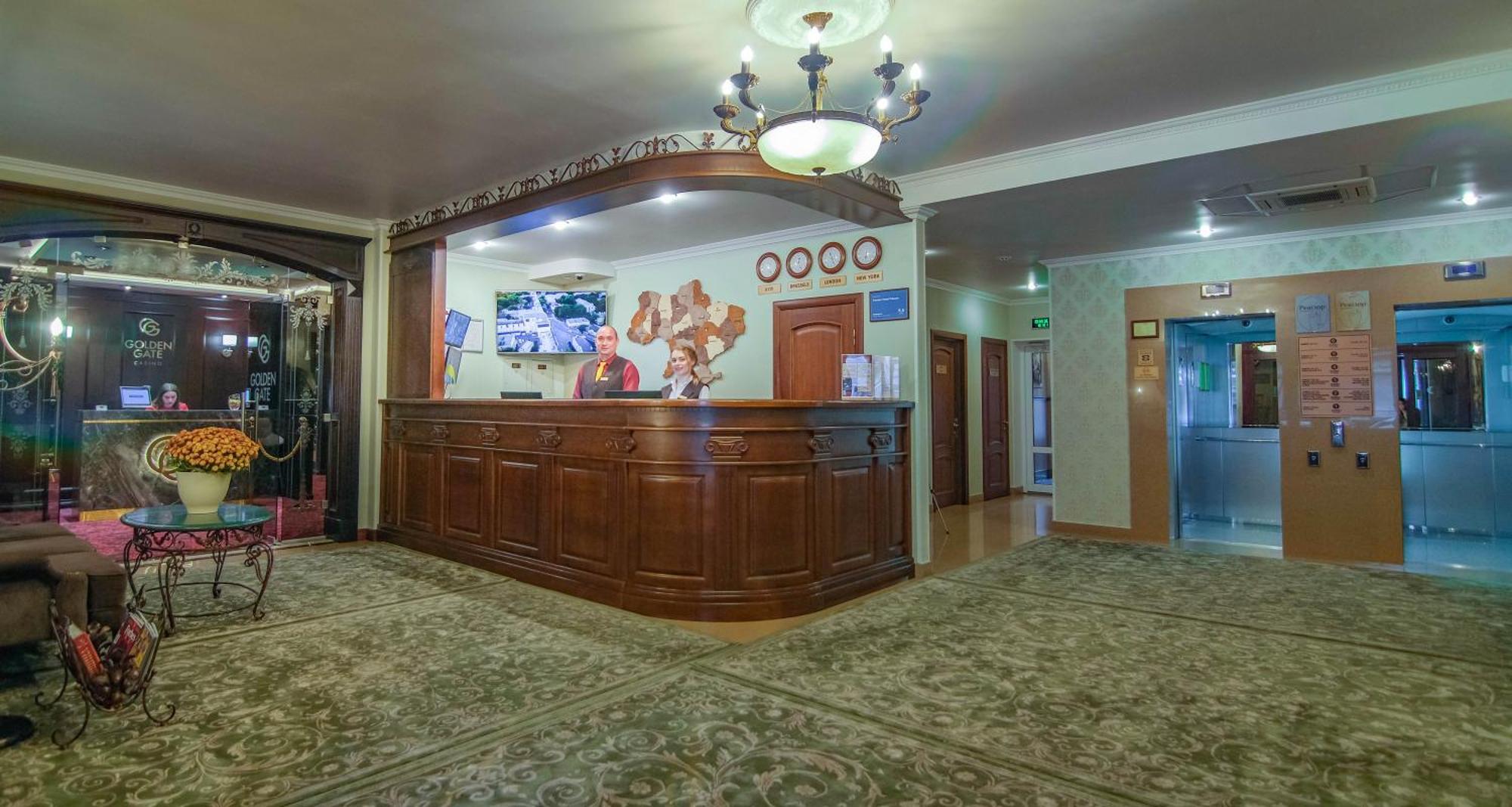 พรีเมียร์ โฮเต็ล พาลาสโซ Hotel โปลตาวา ภายนอก รูปภาพ