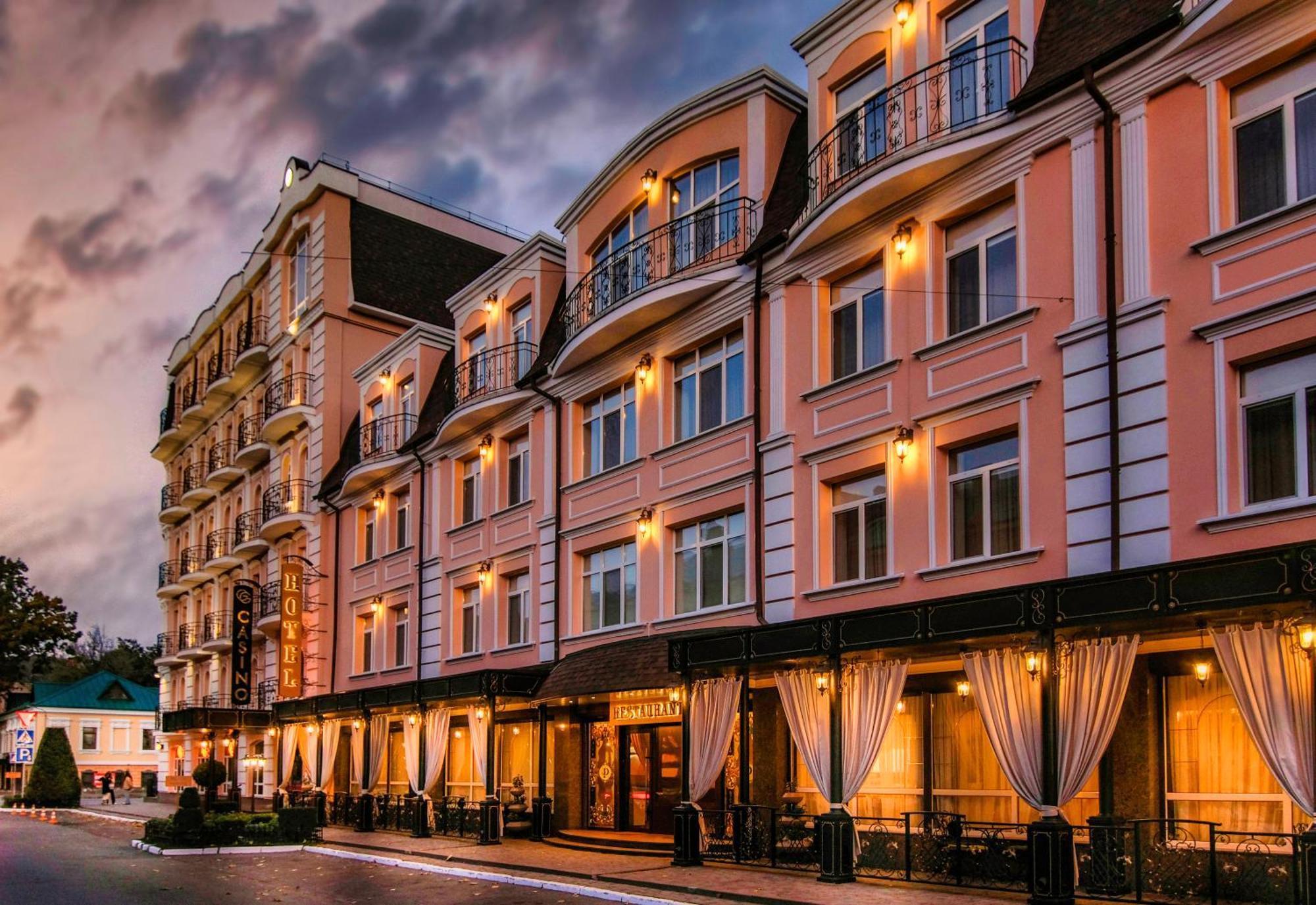 พรีเมียร์ โฮเต็ล พาลาสโซ Hotel โปลตาวา ภายนอก รูปภาพ