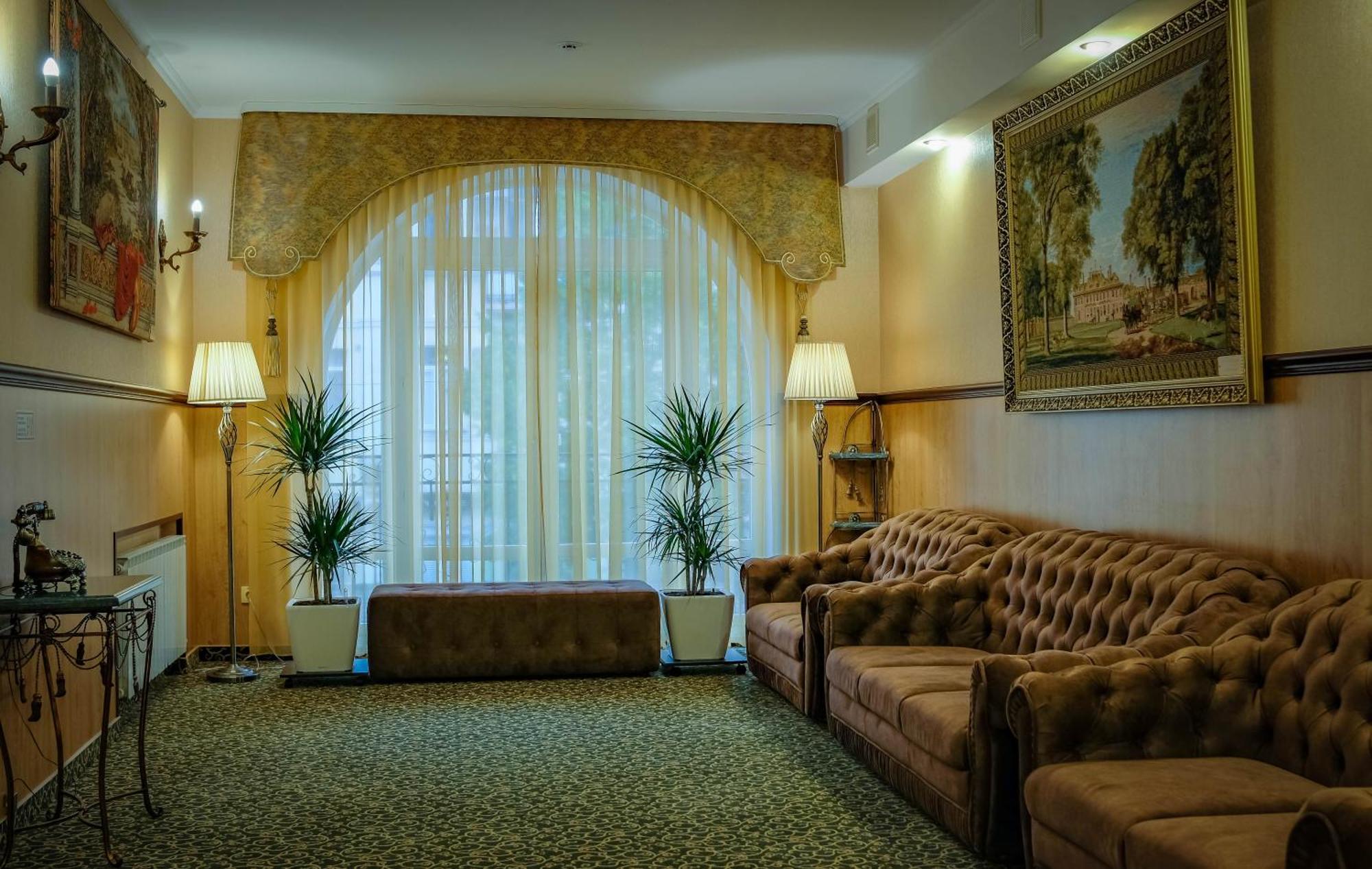 พรีเมียร์ โฮเต็ล พาลาสโซ Hotel โปลตาวา ภายนอก รูปภาพ