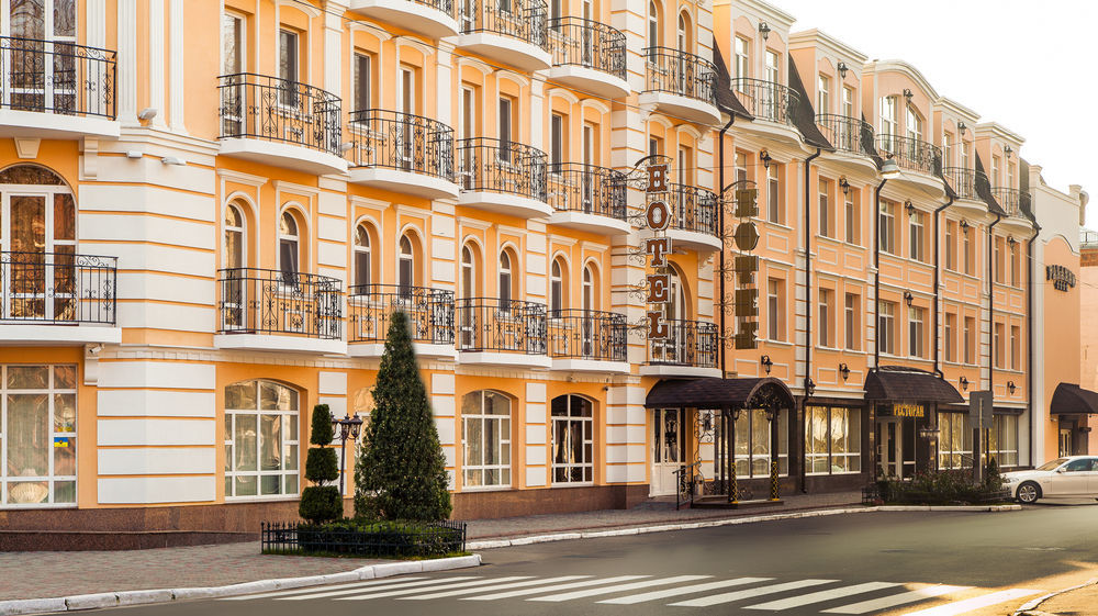 พรีเมียร์ โฮเต็ล พาลาสโซ Hotel โปลตาวา ภายนอก รูปภาพ